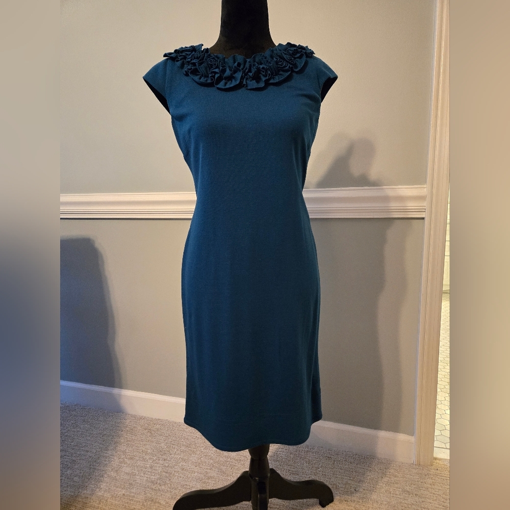 Taylor 6 blue ponte fitted dress